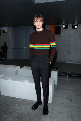 5B14566263395D_5BPrada_Fall_-Winter_2023_Menswear_Fashion_Show_-_Arrivals_and_Front_Row5D_f.jpg
